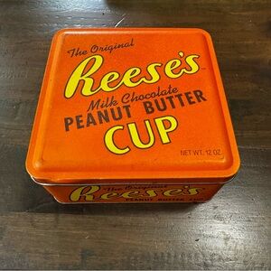 Reese's Peanut Butter Cup Metal Tin 6" Container - 1992 - Vintage Hershey Tin